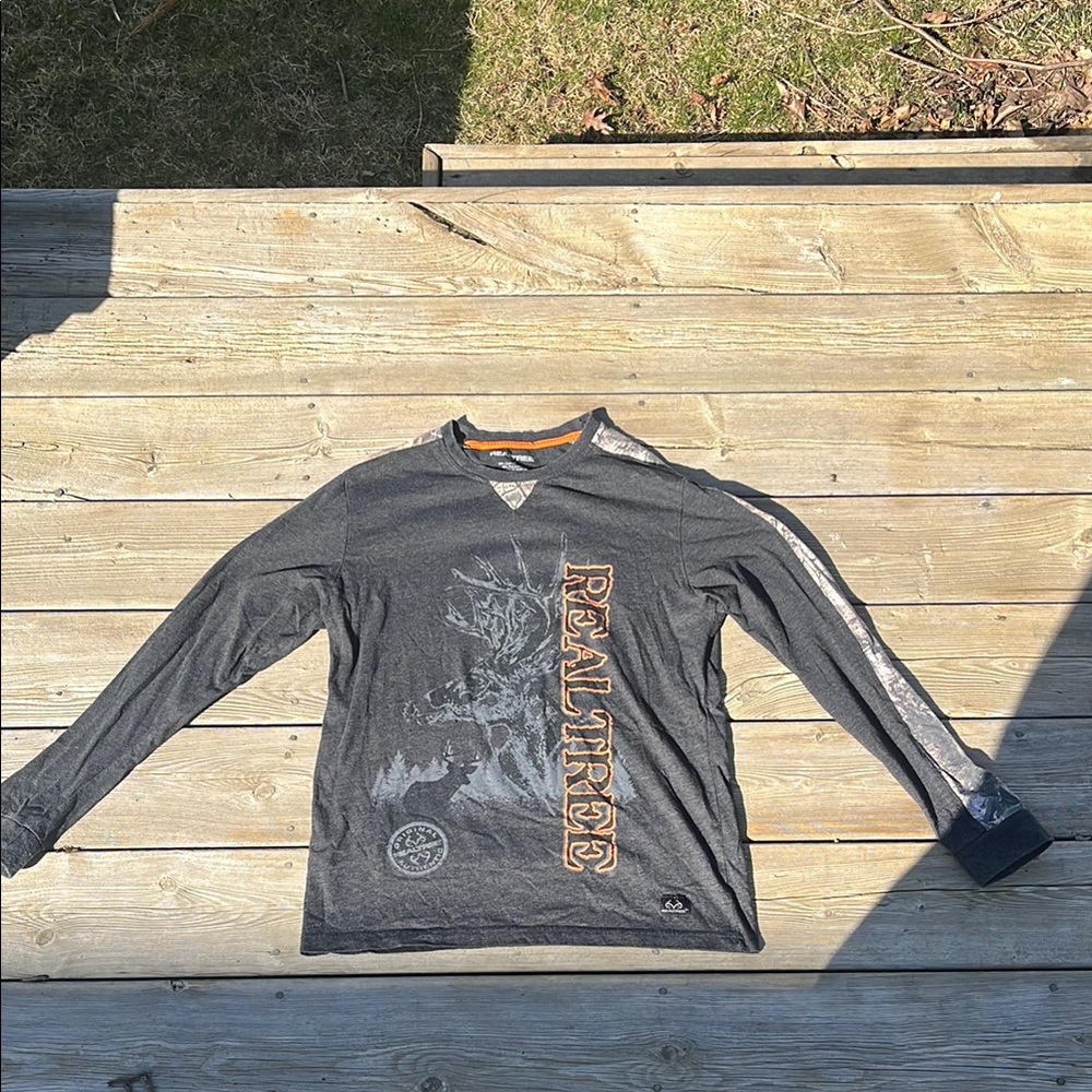 Realtree Long Sleeve Graphic Shirt